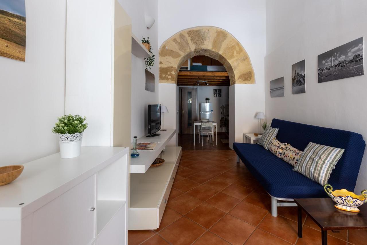 La Casa Del Cacciatore - Alloggio Con Terrazzo Lägenhet Palermo Exteriör bild