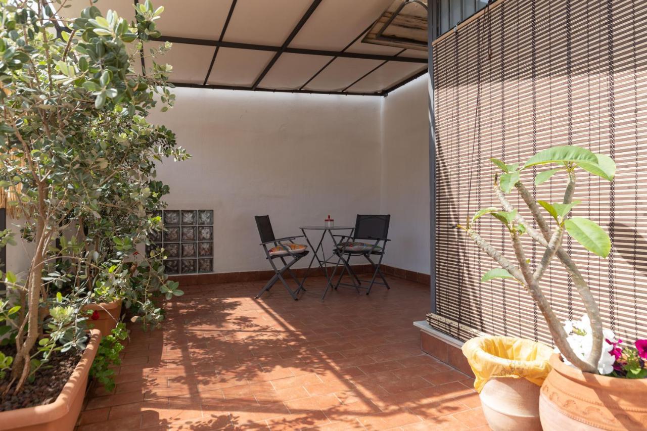La Casa Del Cacciatore - Alloggio Con Terrazzo Lägenhet Palermo Exteriör bild