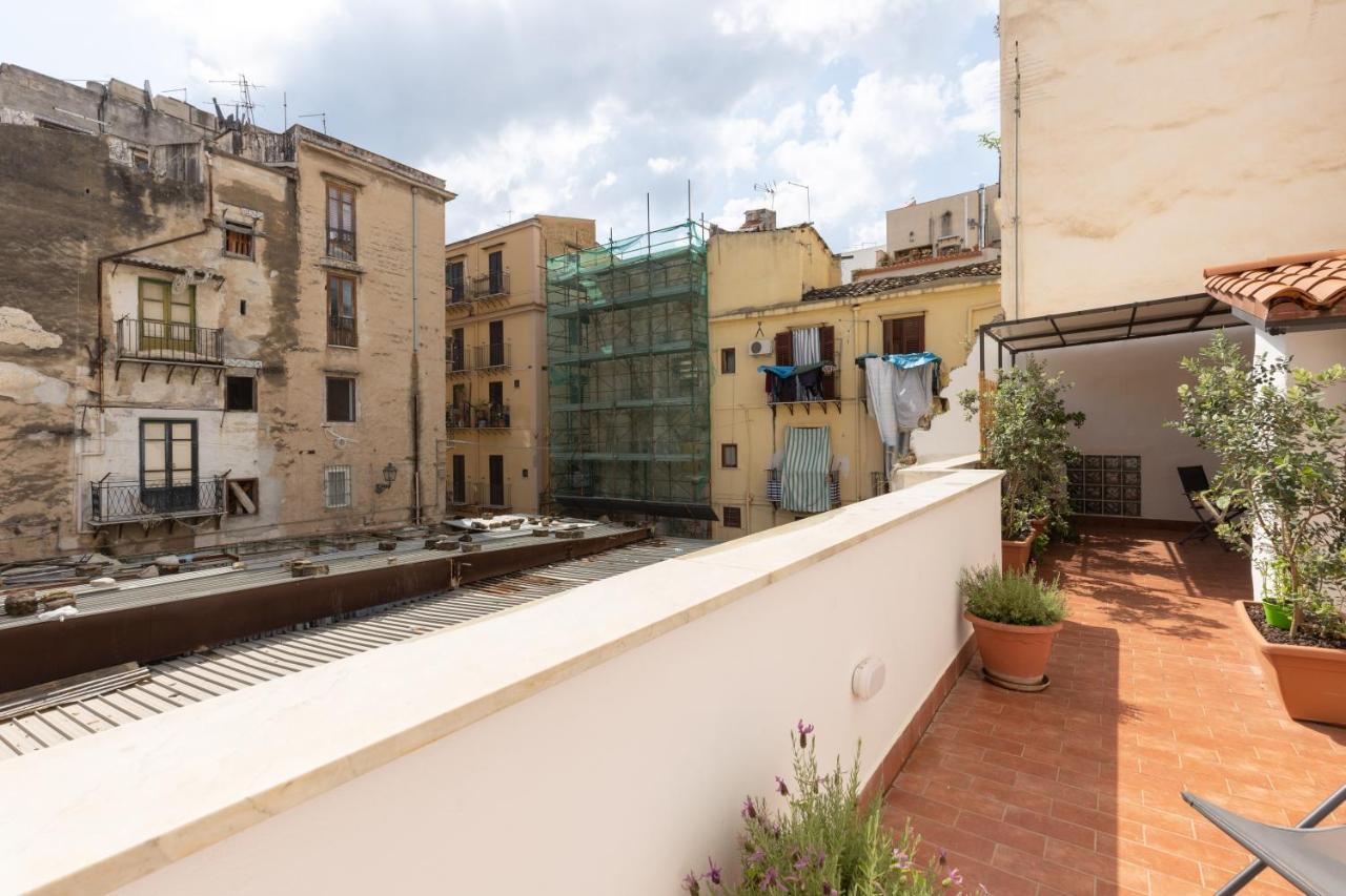 La Casa Del Cacciatore - Alloggio Con Terrazzo Lägenhet Palermo Exteriör bild